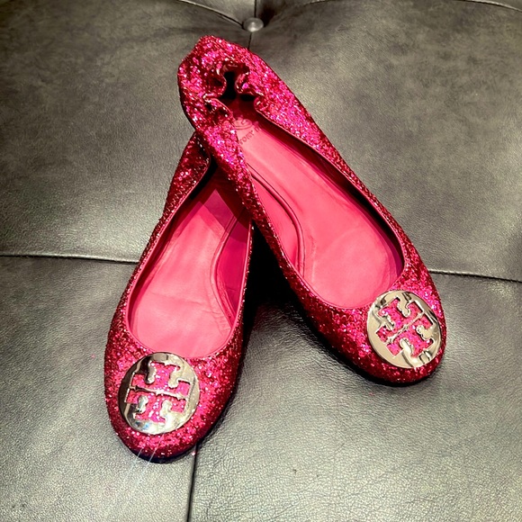 Tory Burch "Reva" Glitter Hot Pink with Silver Logo Flat Size 7.5 - Picture 1 of 7
